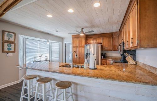 NEW - Walking distance to POOLS and BEACH - Foto 17