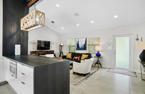 Breathtaking Pool Home and Backyard by Wilton Mnrs - Foto 11