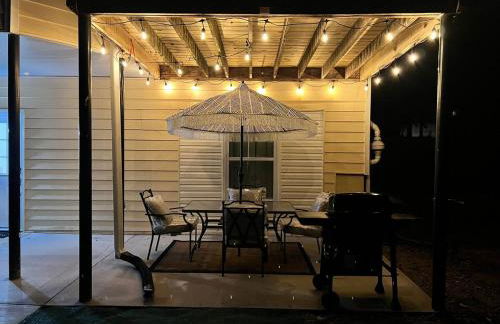 Modern Basement Retreat 2BR King suite - Foto 21