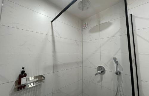 Urban Bliss Newly Renovated - Foto 14