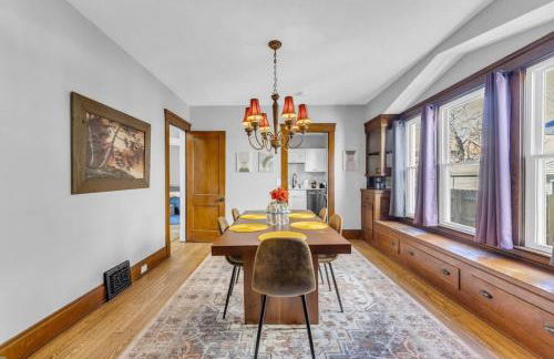 Stylish Retreat by Shaker Square, Fast WiFi, Porch - Foto 9