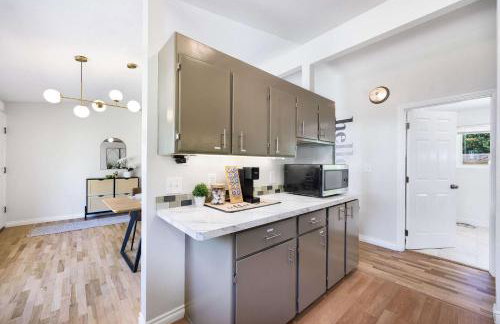 Single-Level 2BR Retreat w Hot Tub & Office - Foto 22