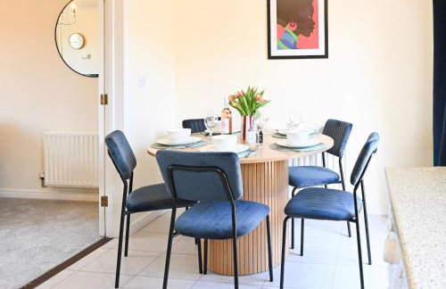 Bright 3BR House Ideal for Families & Groups - Foto 13