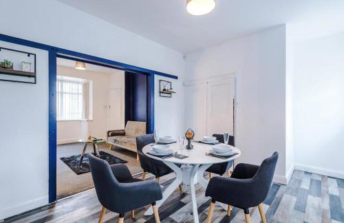 Charming 2 Bed House, Sleeps 6, Free parking, Contractors welcome - Foto 37