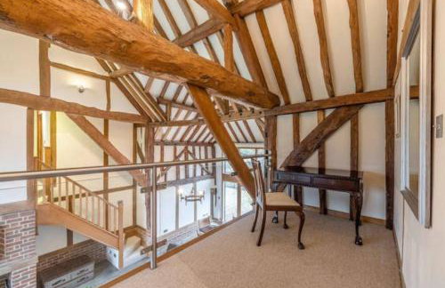 Dorney,Windsor Family Getaway with Hot Tub - Photo 12