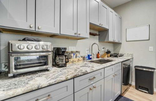 Luxury Retreat with Hot Tub Fire Pit & Forest Views - Foto 16