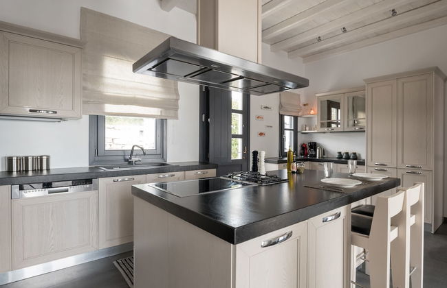 Myconian Platinum Senior Villa - Photo 10