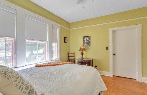 Retro Revival with Modern Comfort - A Mid-Century Gem in Gonzales LA - Foto 30