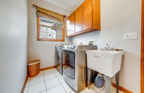 In-Home Theater Modern Naperville Vacation Rental - Foto 40