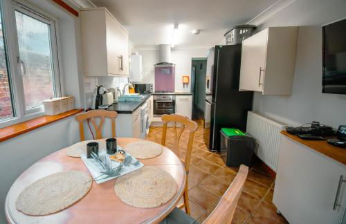 Purple Cloud Cosy 4 bed Cottage with Garden Parking Pet-Friendly - Foto 9