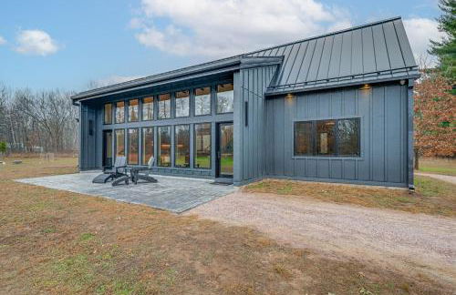 Walk to Lake! Modern Wisconsin Home with Patio - Foto 28