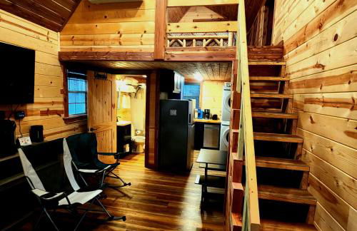 The Windstorm Cabin - Pet-friendly & a 2-person Jacuzzi hot tub! - Foto 9