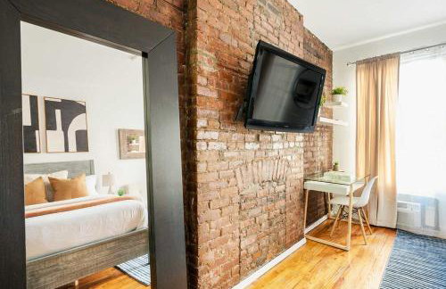 26-3A STUDIO Gramercy W D Outdoor Courtyard - Photo 8