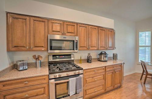 Sunny Brandon Getaway with Fire Pit! - Foto 6