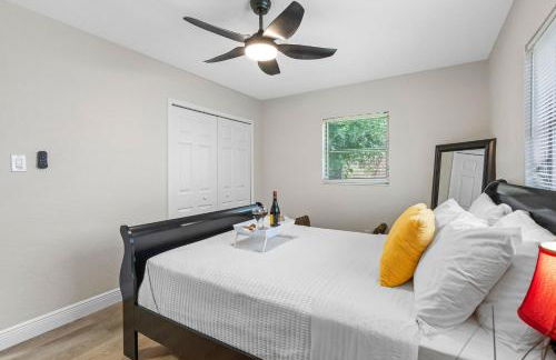 Stunning Tampa Stay Prime Location & Comfort! - Foto 27