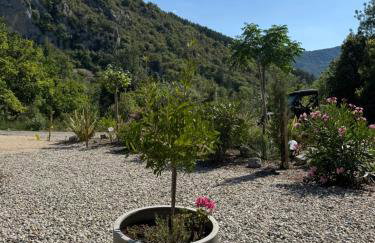 Gites Les Rochers de Plaisians avec piscine privée - Foto 8