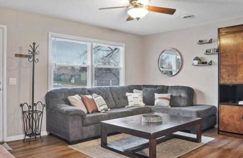 Pet Friendly Large Fenced Backyard Covered Patio - Foto 22