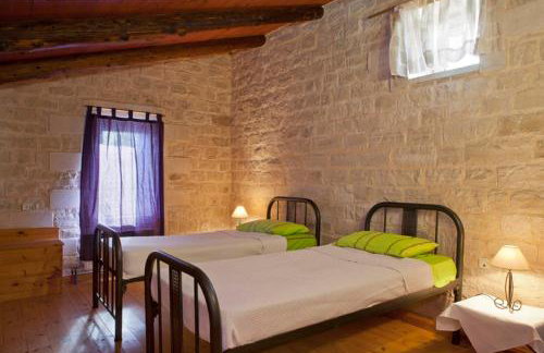 Stone Built Private villa Limeri with pool, BBQ & Shaded Patio - Foto 32