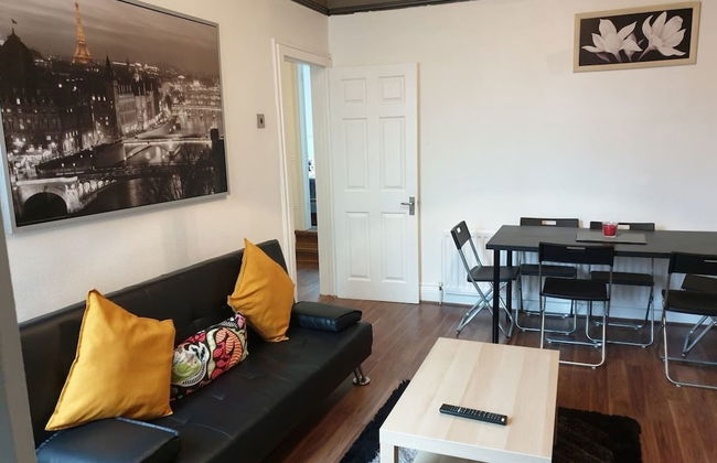 South Shield's Hidden Gem Garnet 3 Bedroom Apartme - Photo 8