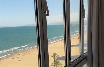 The beach and the sea in front of you - Photo 2