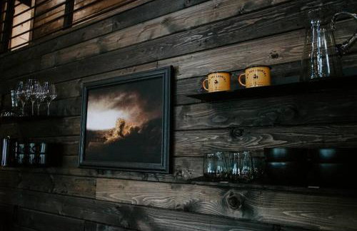 Luxe Nordic Barndominium Retreat at Black Pine - Foto 12