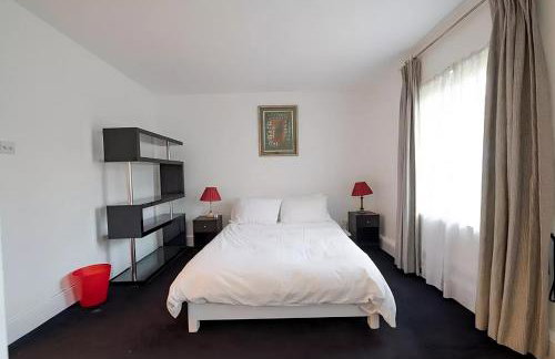 Spacious 2-bedroom Townhouse with Garden & Patio - Foto 10