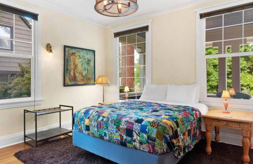 3BR Home Large Kitchen Mins To DwnTwn - Photo 6