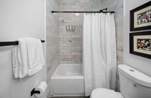 Spacious and Modern 3BR near Downtown and Walnut Hills - Foto 25