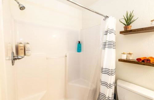 Newly Remodeled Family Friendly Home - Foto 29