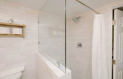 Late Summer Specials - 2 blocks to Beach - Backyard - Walk to Boardwalk - Foto 4