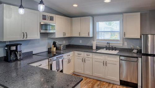 Quaint Cottage with Private Pool-Walk to Everything - Foto 5