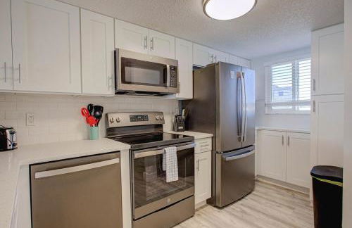 Beautiful Ocean Side 2 Bedroom Condo with Pool - Foto 47