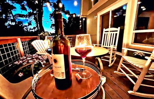 Forest Home with Deck, EV Station, King Beds - Foto 1