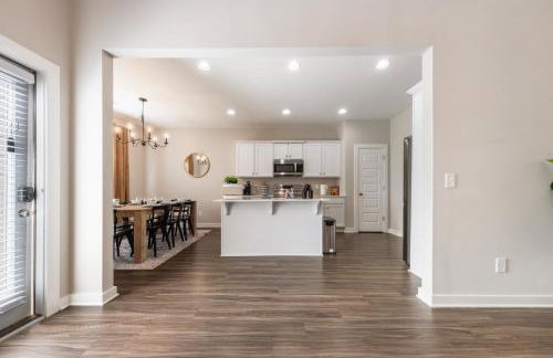 Modern 4BR Home with Game Room and Fire Pit - Near Downtown Cullman - Foto 12