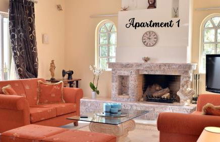 Domelia's Luxury Apartments near Airport & beach - Foto 2