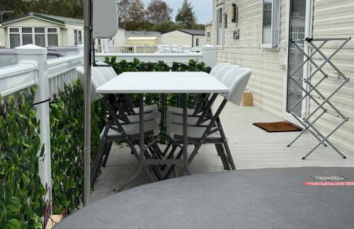 LuxeHaven at Tattershall Lakes Park with Hot Tub - Foto 9