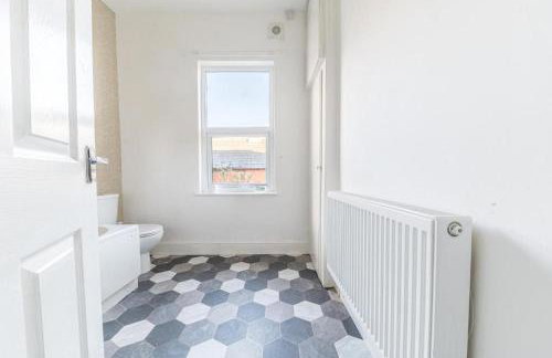 Cozy & Modern Accommodation in Barrow-in-Furness - Photo 20