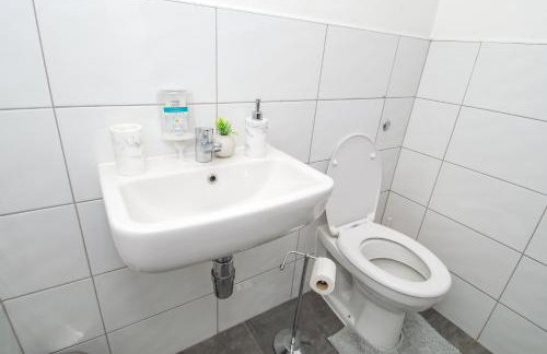 2BR Flat WiFi, Parking Contractors & Families - Foto 38