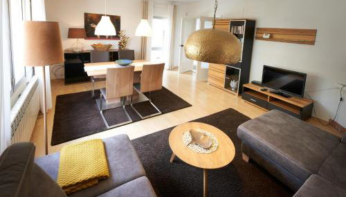 Villa with great garden and pool - Photo 3