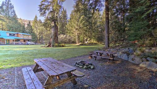 5-Acre Cozy Bow Cabin with Fire Pit and Hiking Nearby! - Foto 2