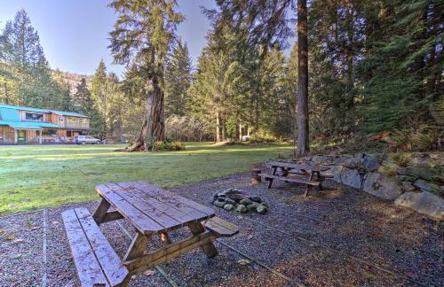 5-Acre Cozy Bow Cabin with Fire Pit and Hiking Nearby! - Photo 2