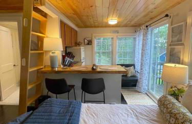 Cheerful Cottage with Loft Close to Everything 6 - Foto 19