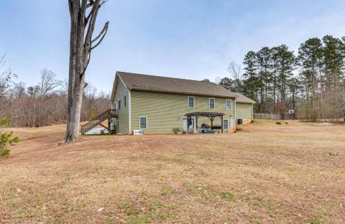 Waterfront Lake Hartwell Retreat with Indoor Hot Tub - Foto 31