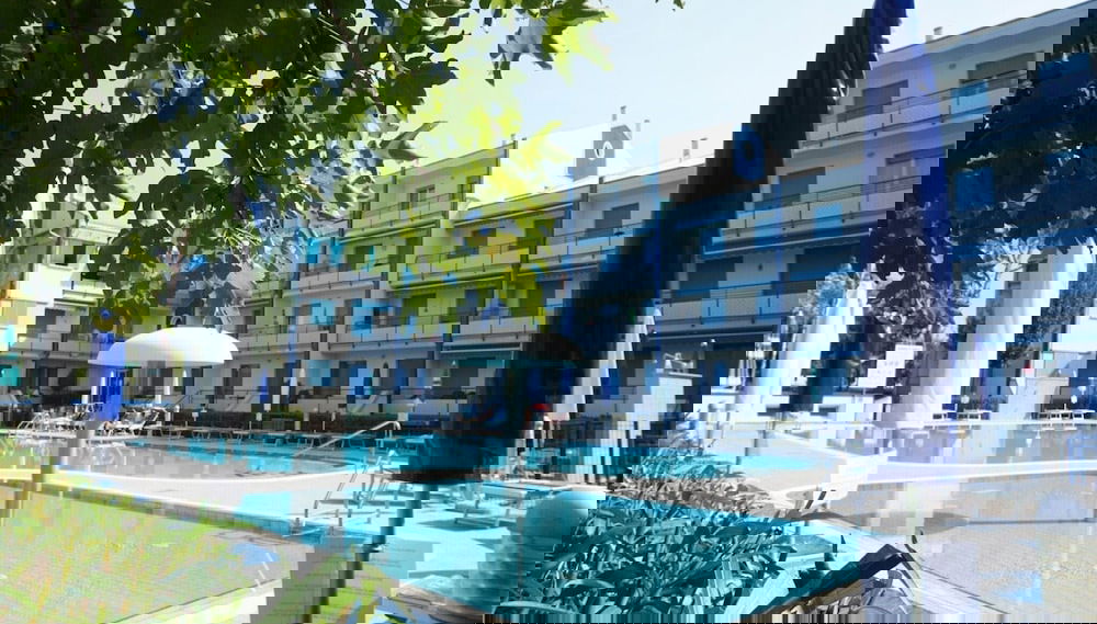 Comfortable Apartment in Residence With a Pool - Foto 1, Imagen principal