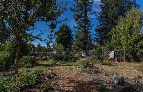 Charming dog-friendly home next to regional park - Foto 49