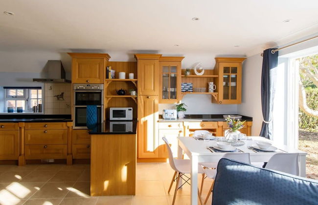 Quaint Coastal Cottage - 5 Mins From Beach - Foto 42