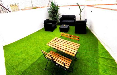 Modern Apartment with Terrace near the Center - Photo 2