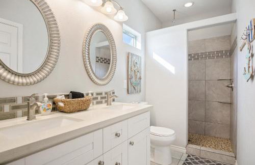 Views! Beachside, Hot Tub, Arcade, Family Beach Retreat with Fun for Every Age! - Foto 17