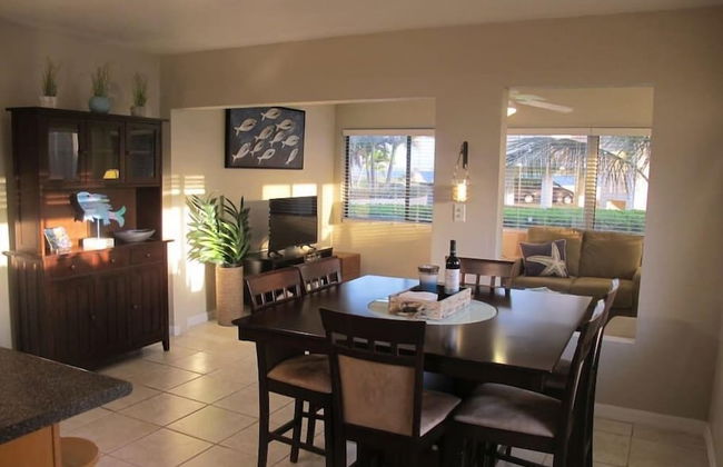 Fabulous one Bedroom in West Bay - Photo 1