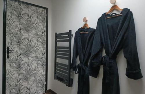 Évasion romantique avec jacuzzi intérieur - Foto 8